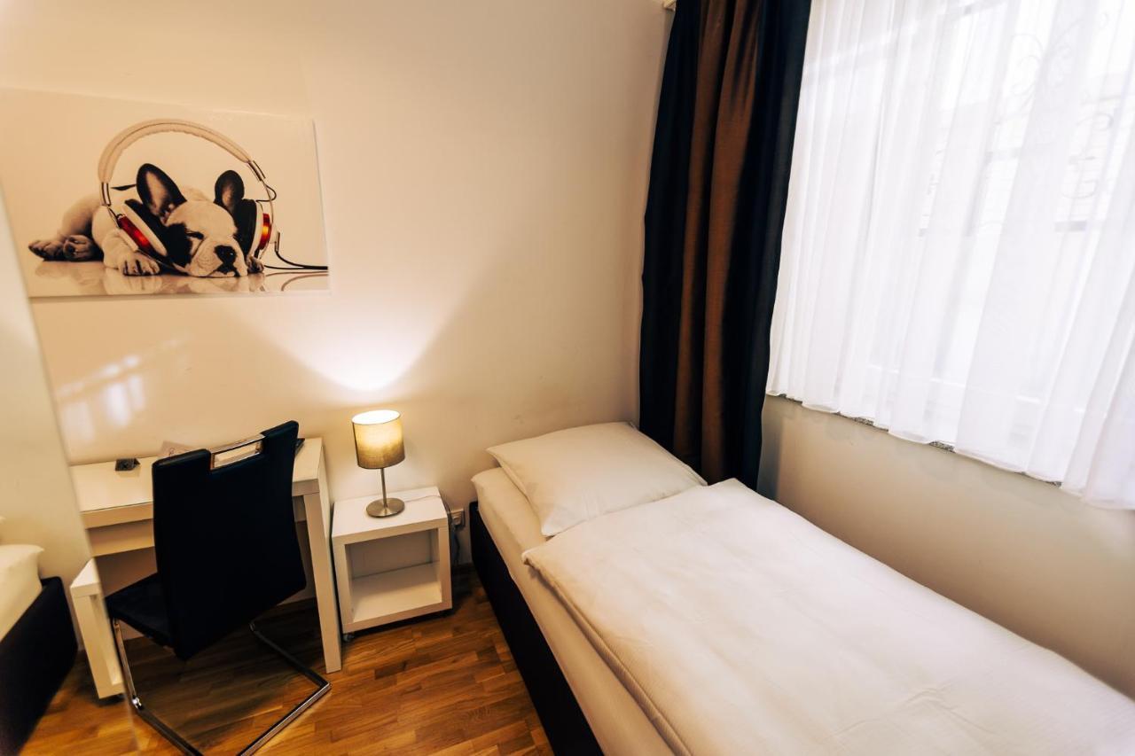 Hotel Restaurant Zagreb 科隆 外观 照片