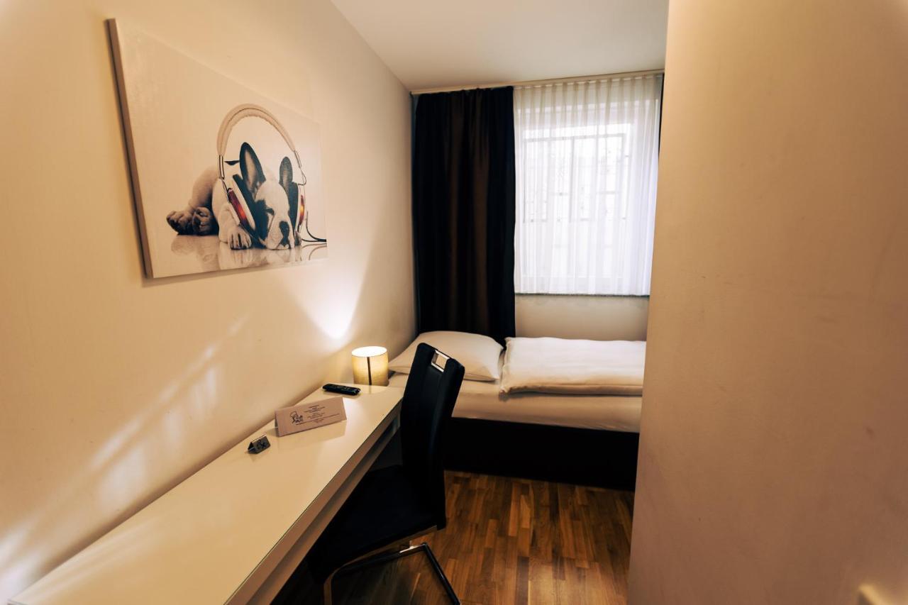 Hotel Restaurant Zagreb 科隆 外观 照片