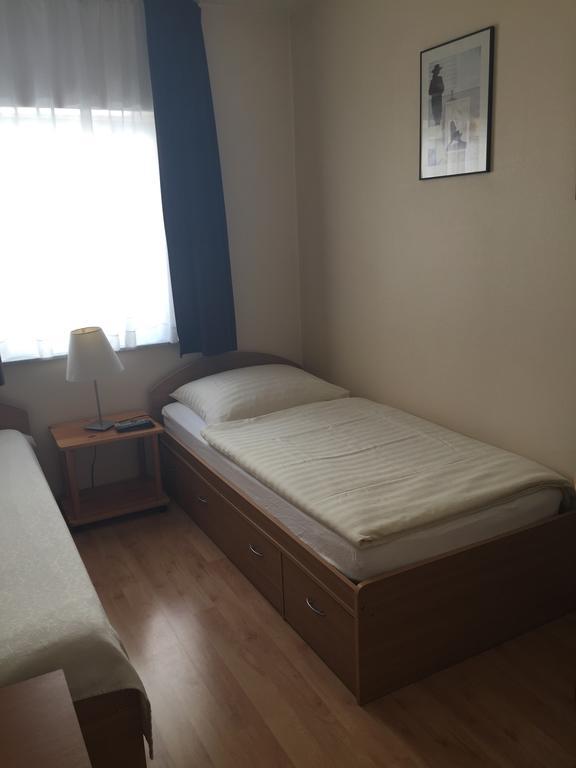 Hotel Restaurant Zagreb 科隆 外观 照片