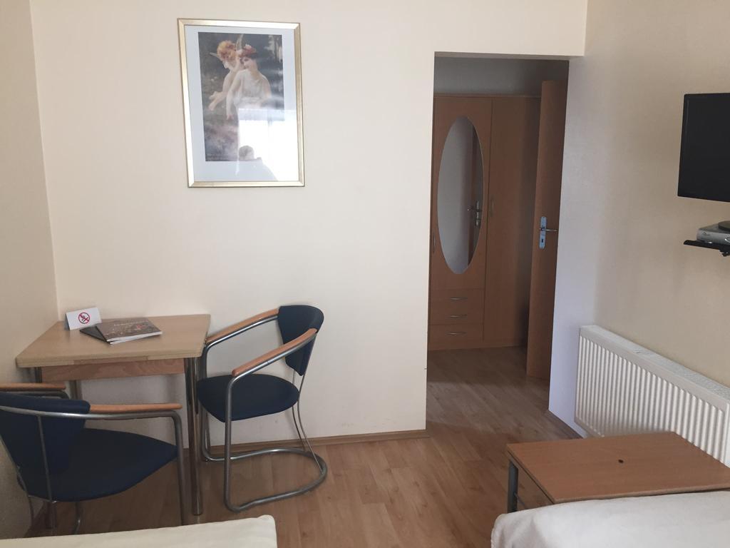 Hotel Restaurant Zagreb 科隆 外观 照片